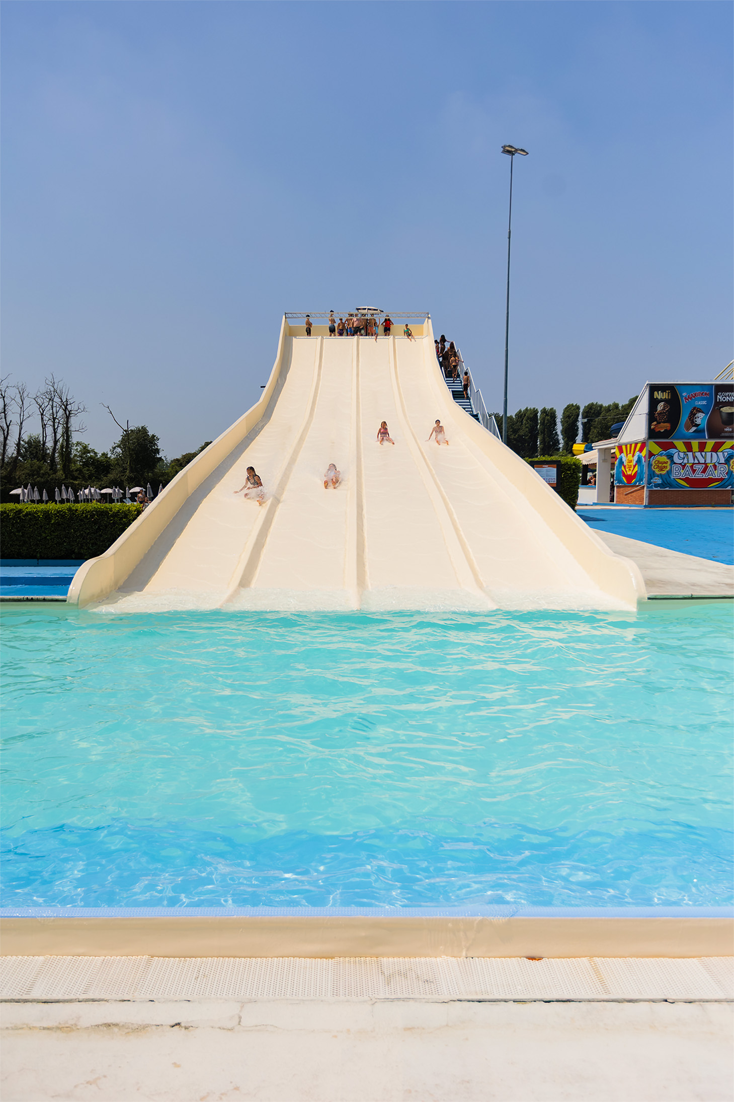 Foam Acquatica Park dettaglio scivolo acrobatico